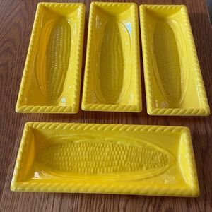 4 Textured Plastic Corn Cob Trays